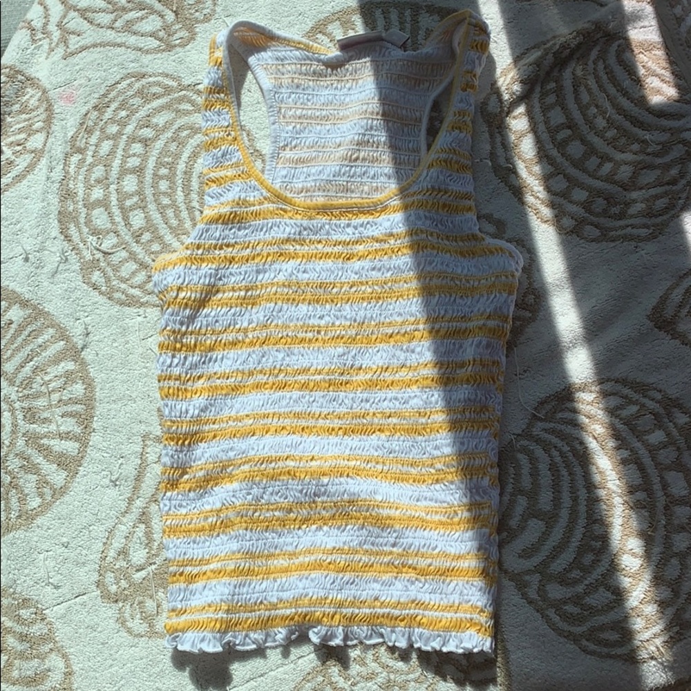 Sleeveless shirt